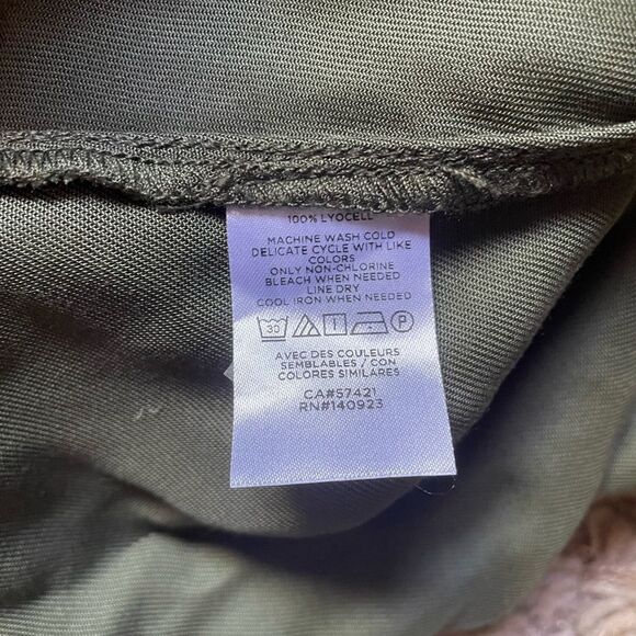 Lou & Grey Relaxed Fit Shortsleeve Buttondown - Army Green - Picture 9 of 9